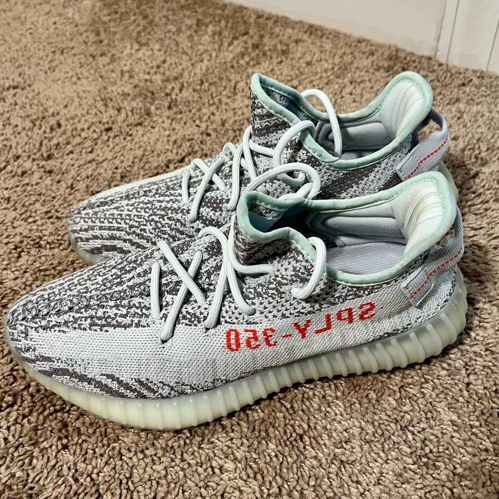 Yeezy 350 v2 blue tint - size 9